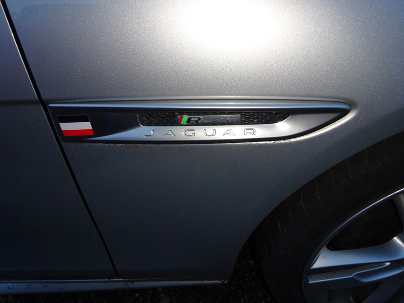 Jaguar XE R-Sport/Euro 6 — photo 7
