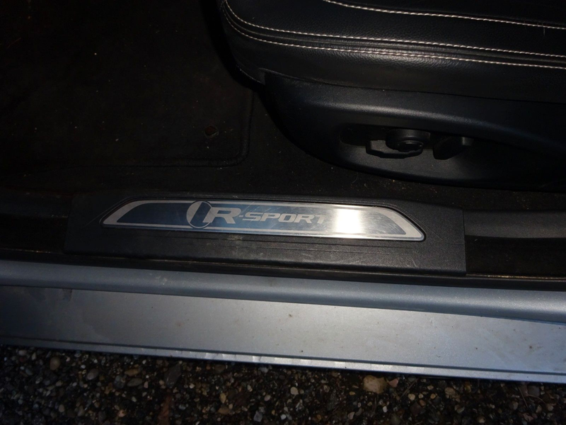 Jaguar XE R-Sport/Euro 6 — photo 2