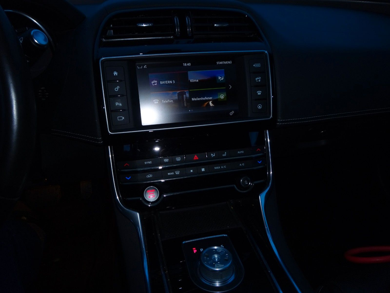 Jaguar XE R-Sport/Euro 6 — photo 14