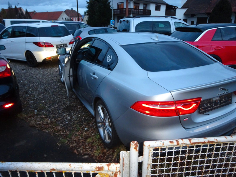 Jaguar XE R-Sport/Euro 6 — photo 6