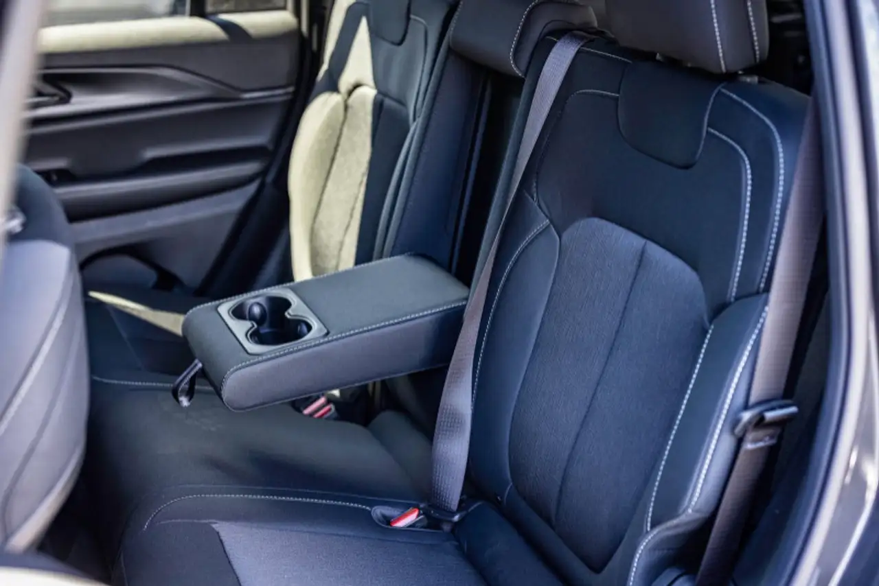 Jeep Grand Cherokee снимка Jeep Grand Cherokee