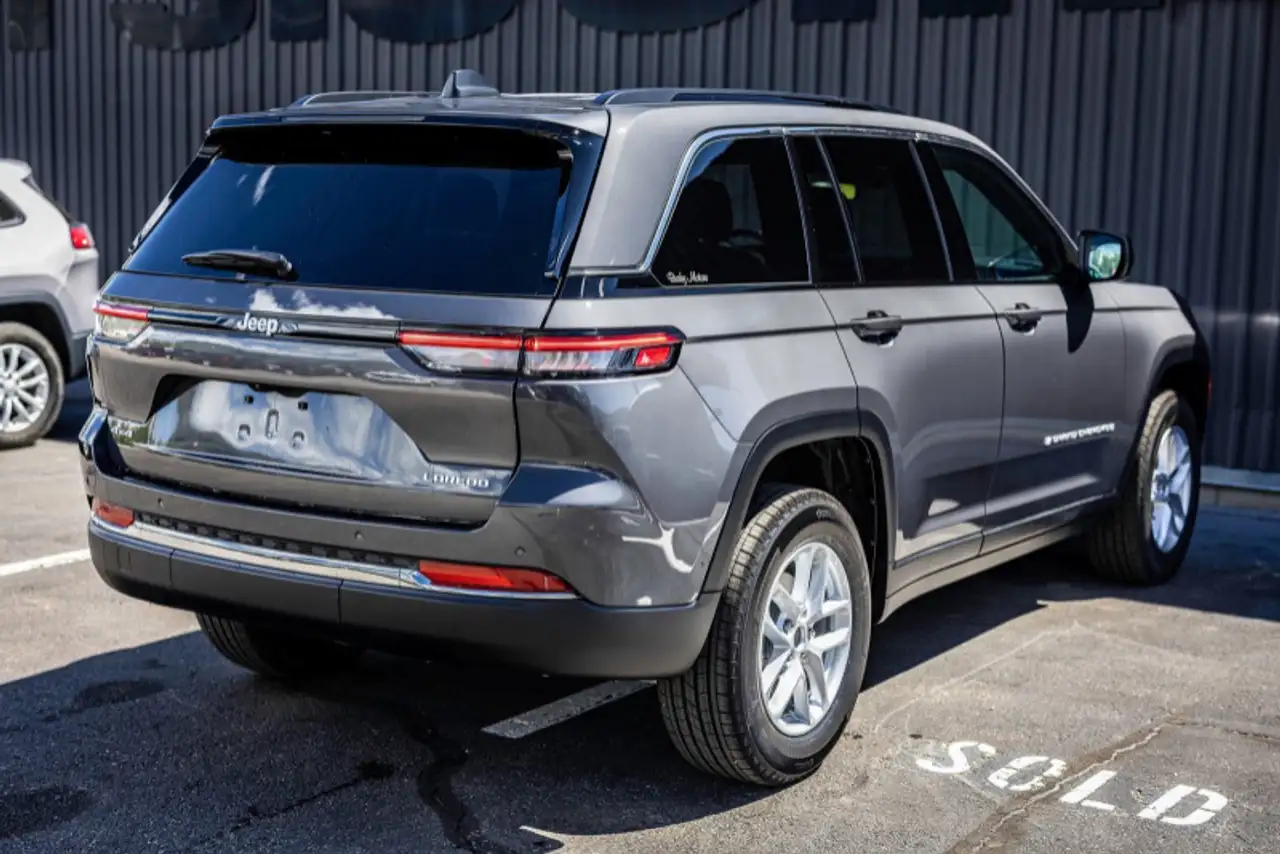 Jeep Grand Cherokee снимка Jeep Grand Cherokee