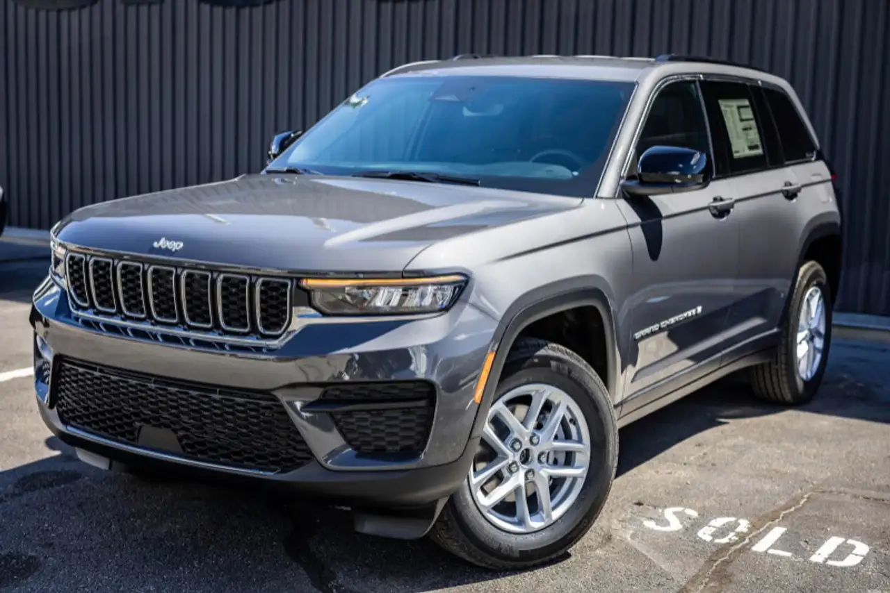 Jeep Grand Cherokee снимка Jeep Grand Cherokee