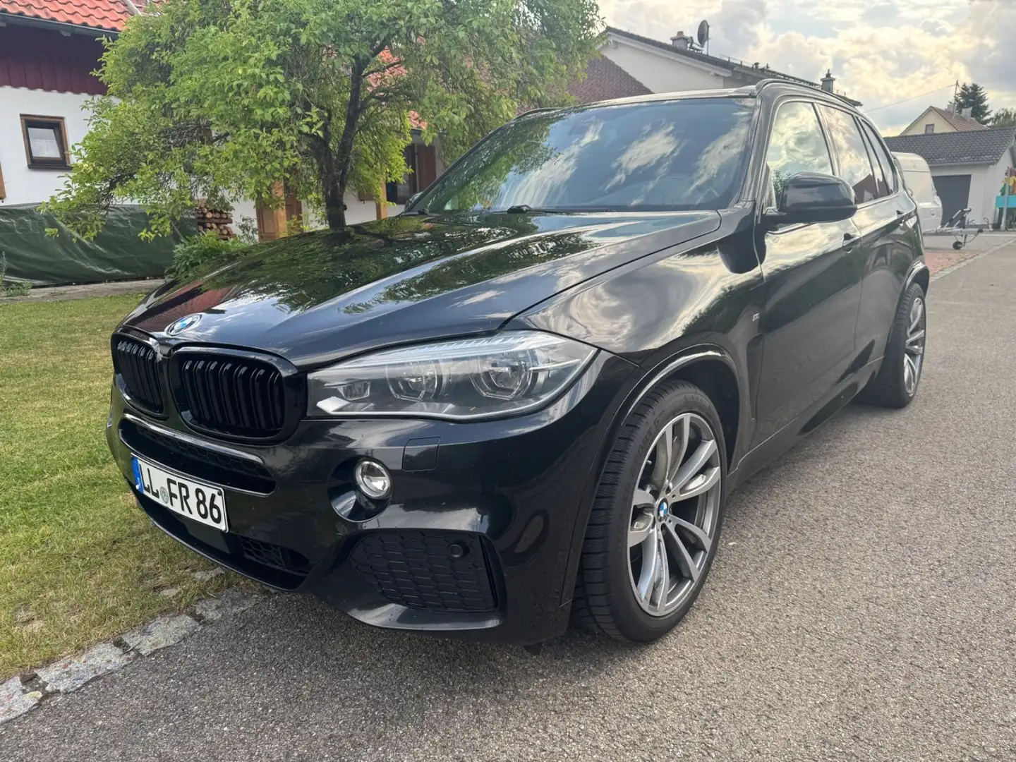 BMW X5 40d M Paket Leder Navi LED Harman Virtual Schwarz - 1