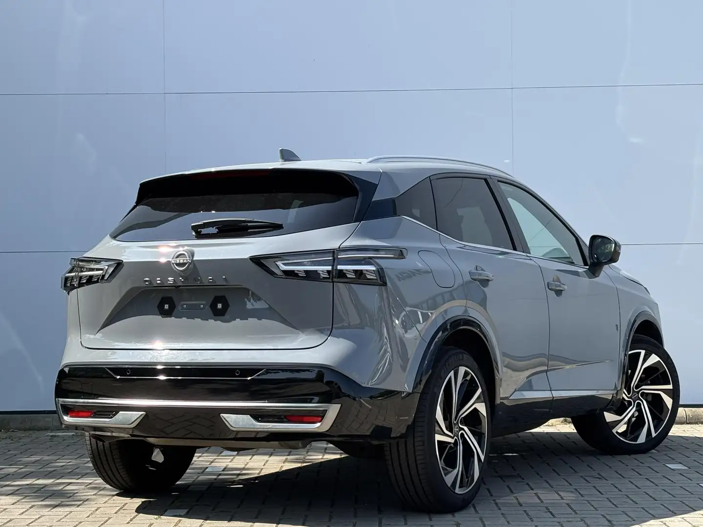 Nissan Qashqai 1.3 MHEV Tekna+ | Bose | Panoramadak | 360 camera Gris - 2