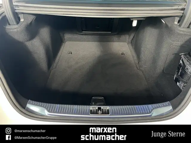 Mercedes-Benz S-Class view 14