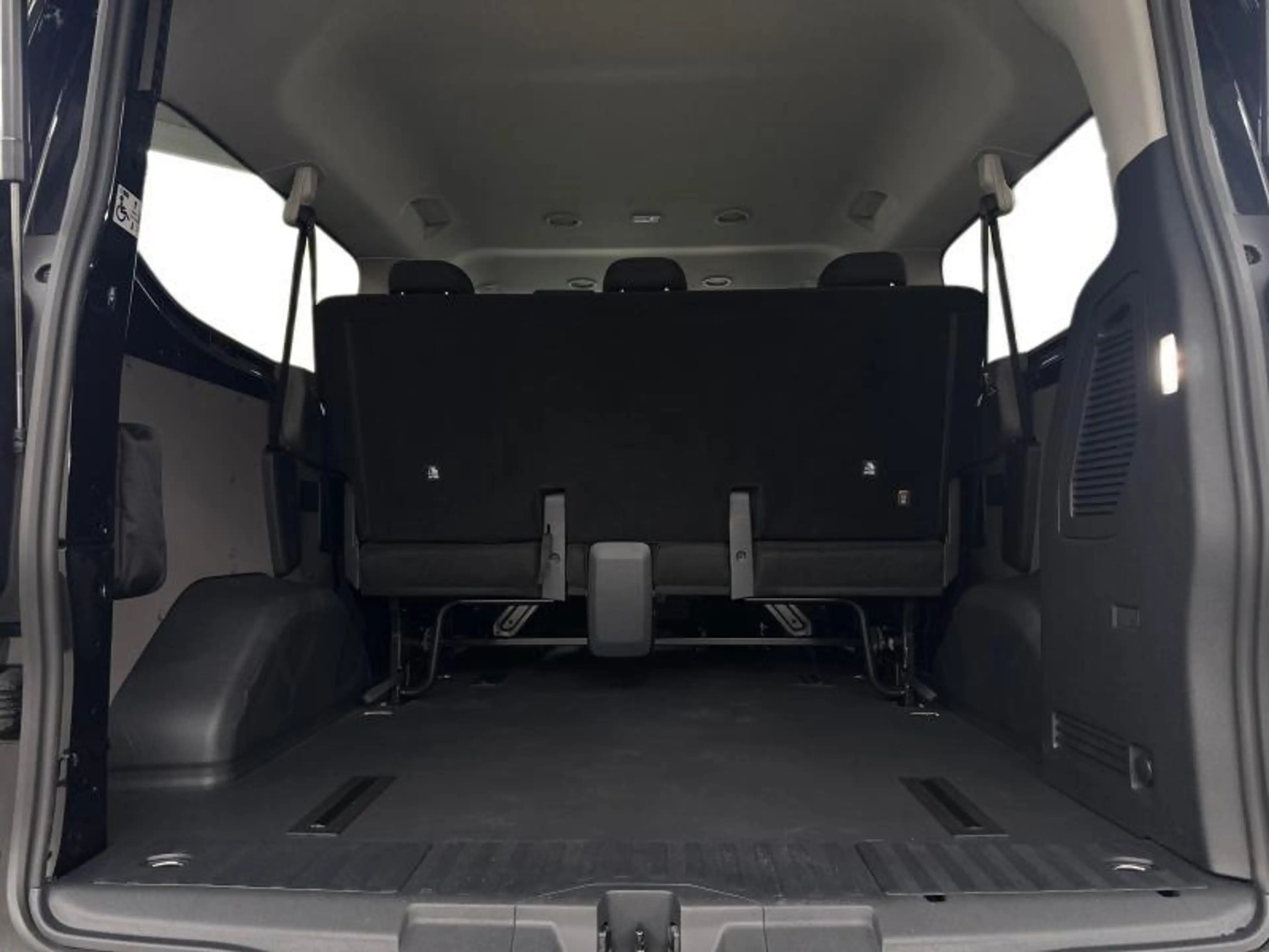 Volkswagen Transporter T7 Kombi 4Motion DSG | Double Cabine | tow bar — photo 9