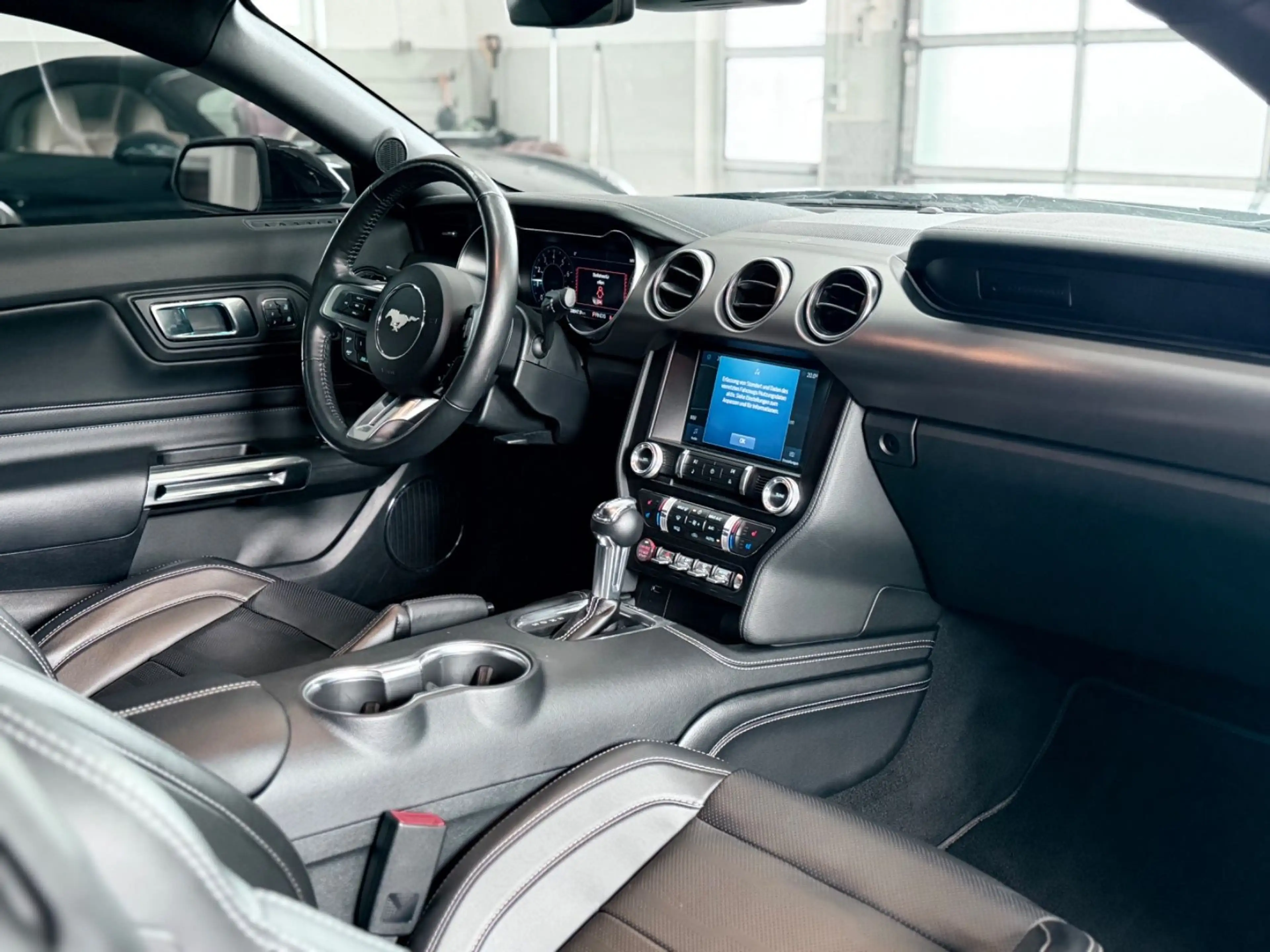 Ford Mustang 2.3 Ecoboost Premiu Fastback — photo 14