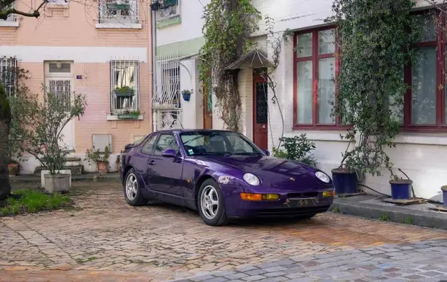 Porsche 968 3.0i - 240  COUPE .