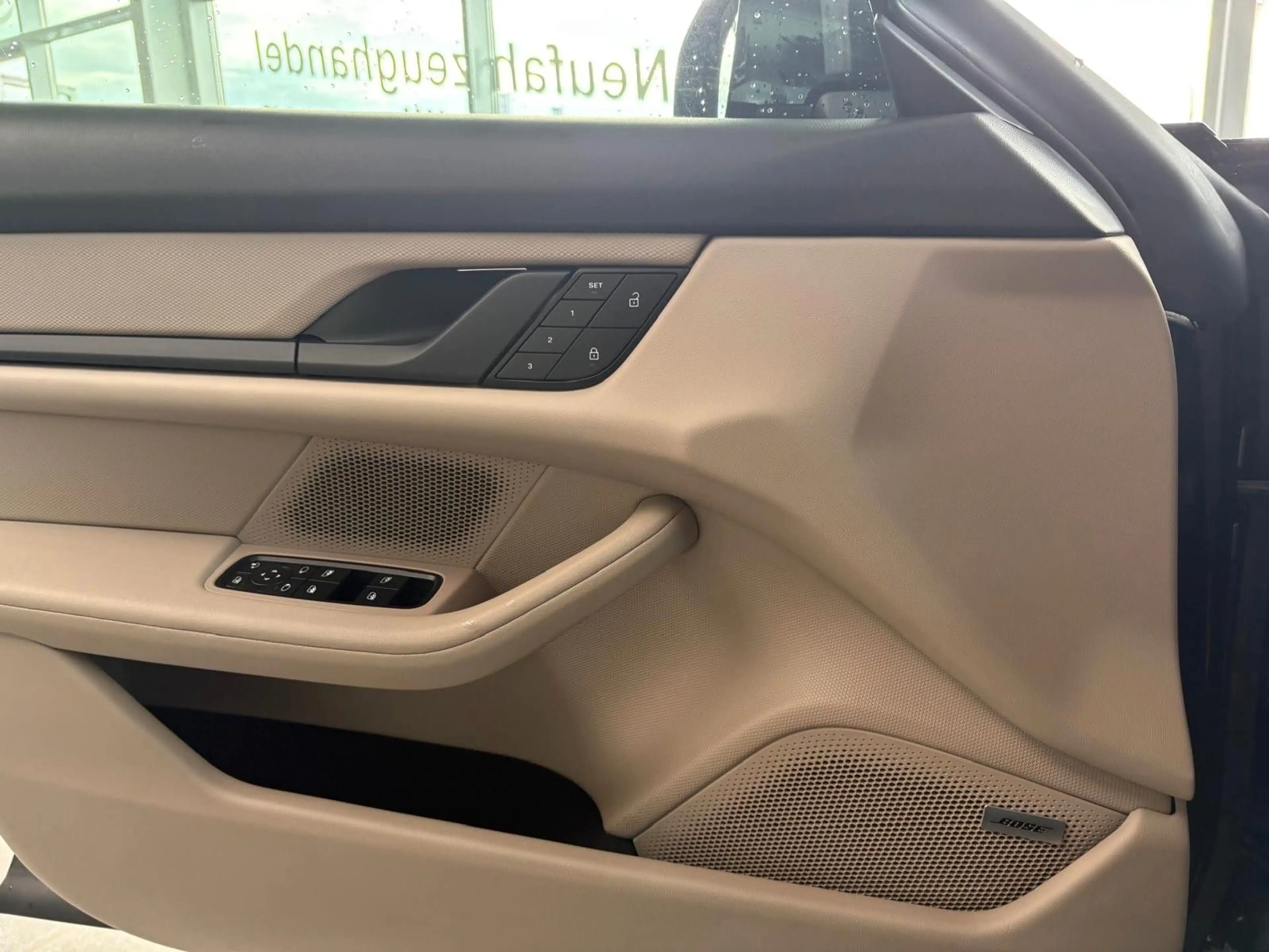 Porsche Taycan Sport Turismo/Innodrive/Panodach/20 Zoll — photo 15