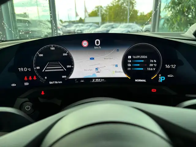 Porsche Taycan view 10