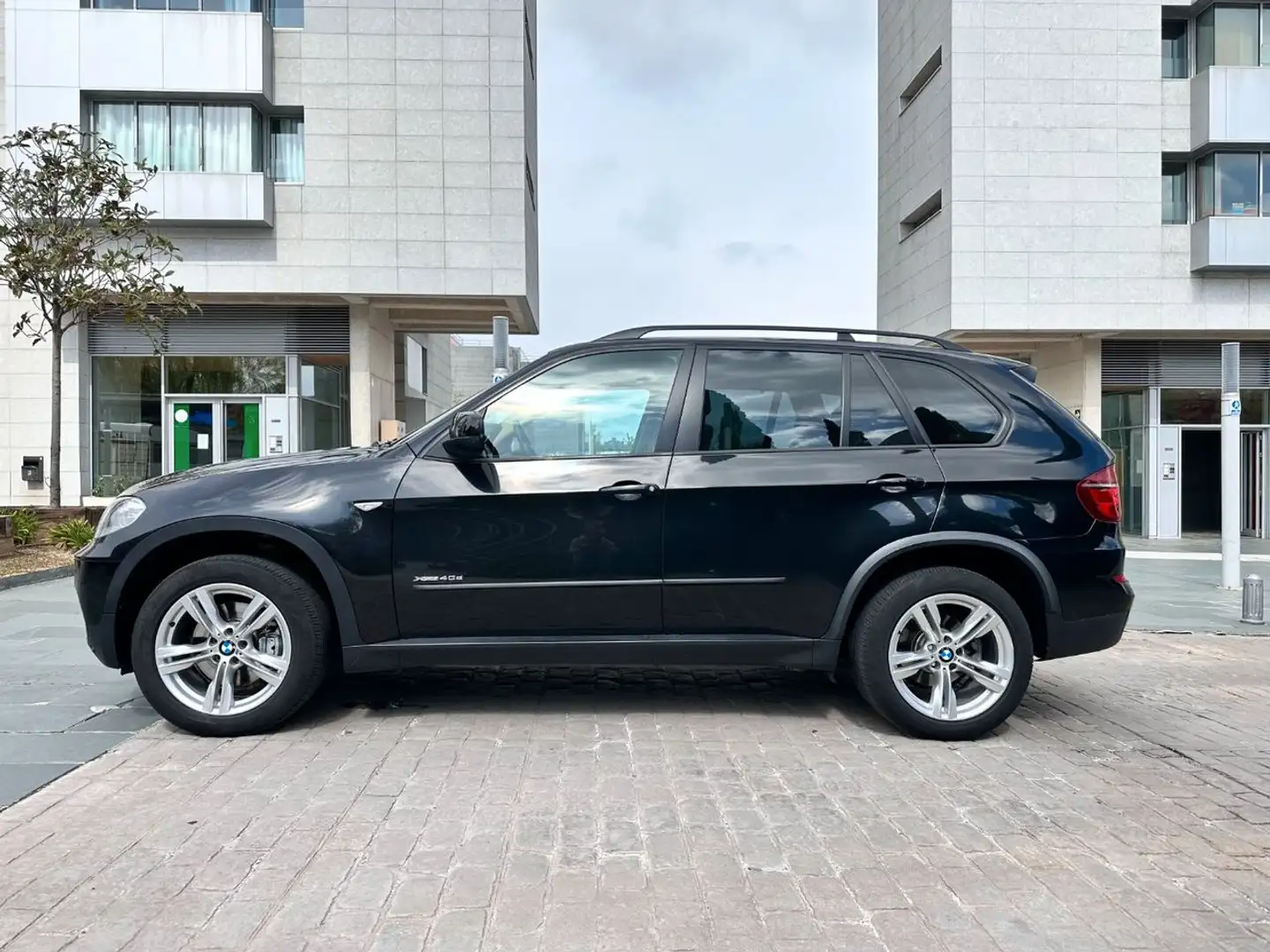 BMW X5 xDrive 40dA Czarny - 2