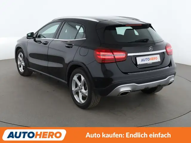 Mercedes-Benz Gla view 4