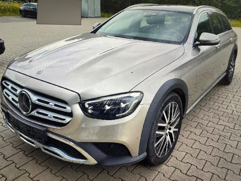 Mercedes-Benz E 220 d 4Matic All-Terrain/Avantg/Panorama/Distr