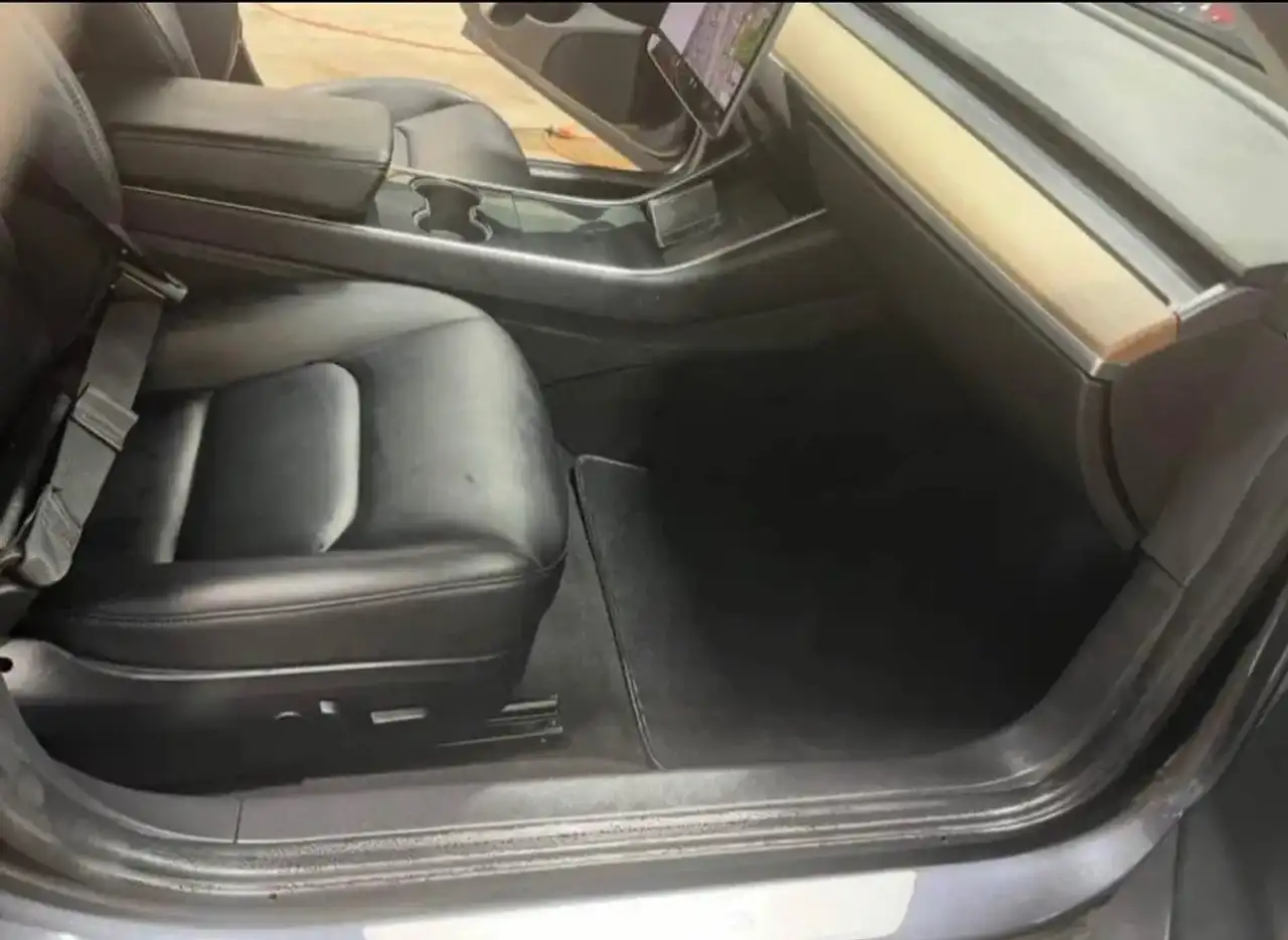 Tesla Model 3 photo Tesla Model 3