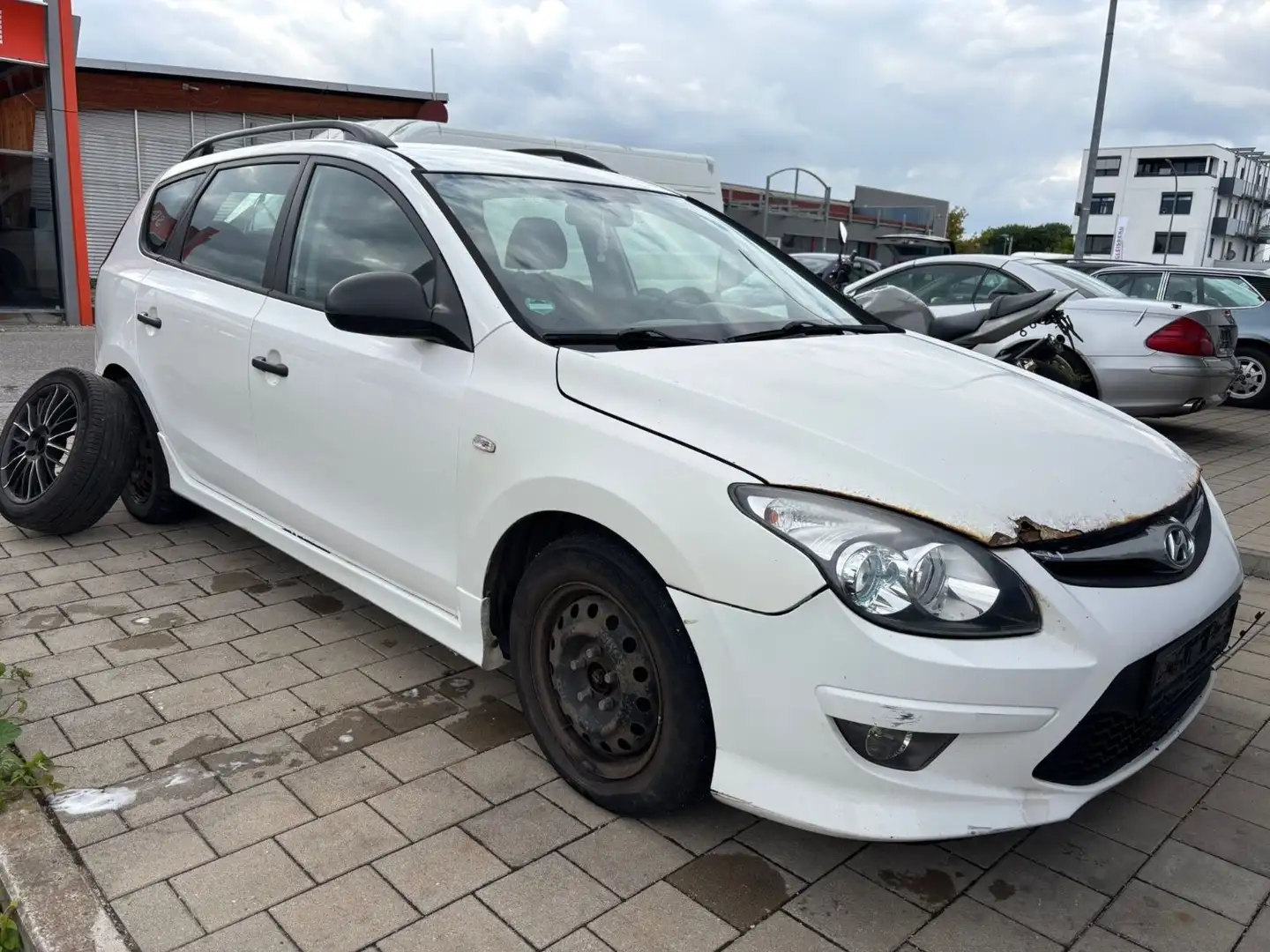 Hyundai i30 cw Classic Blanc - 1