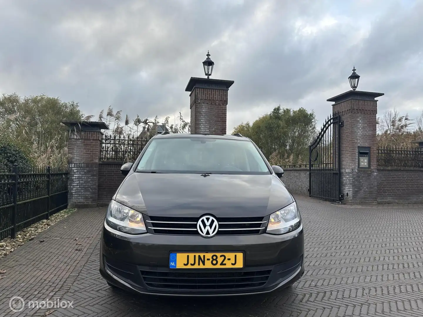 Volkswagen Sharan 1.4 TSI 150pk 7-personen Trekhaak GARANTIE Brun - 2