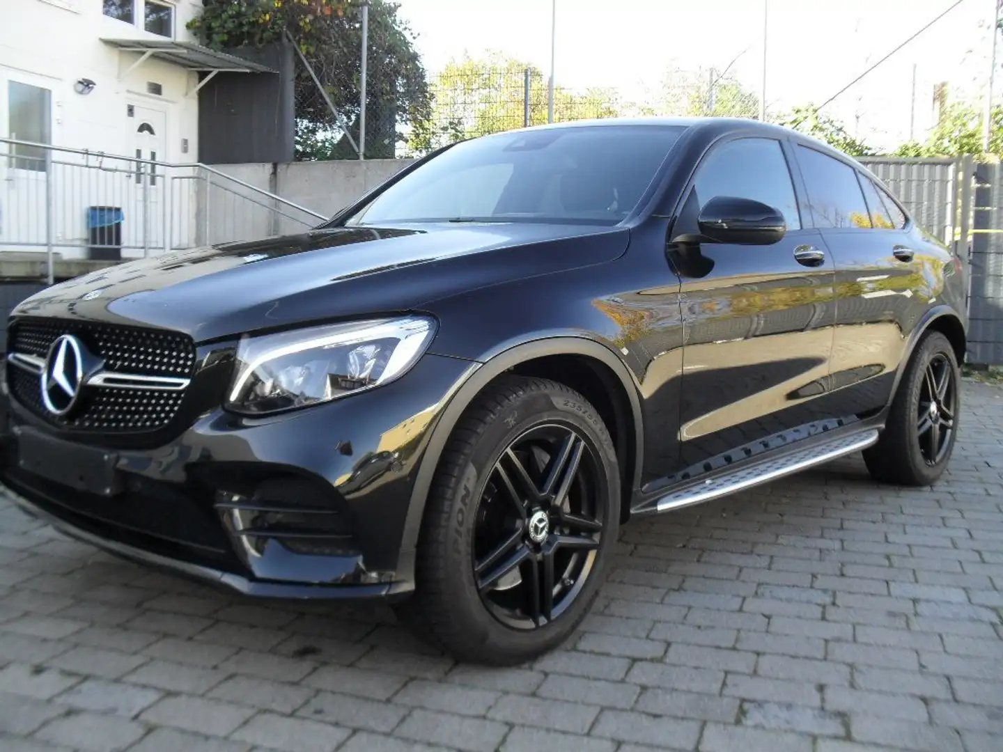 Mercedes-Benz GLC 300 GLC-Coupe Coupe 4Matic 9G-TRONIC AMG Line Noir - 1