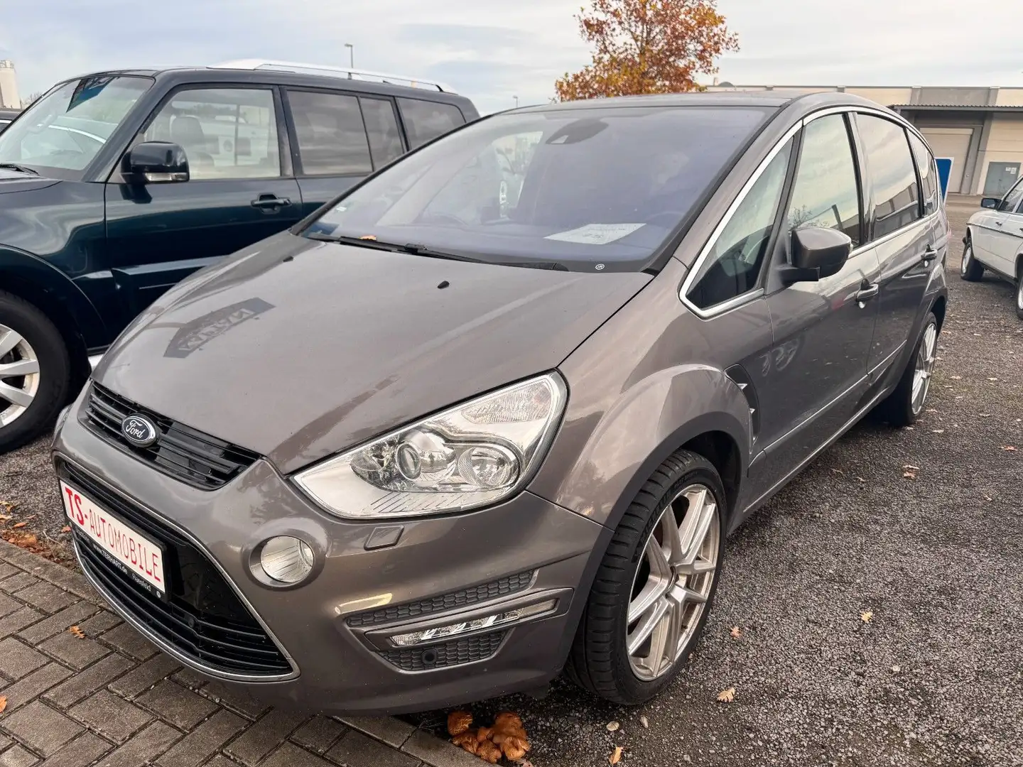 Ford S-Max S-MAX Titanium*NAVI*7SITZER*AUTOMATIK*KLIM Grau - 1