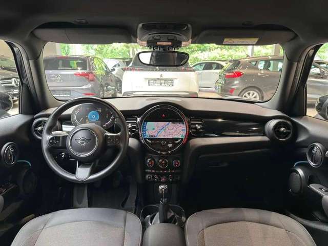 MINI One — photo 9