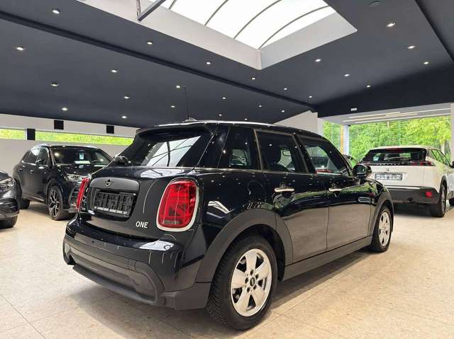 MINI One — photo 8