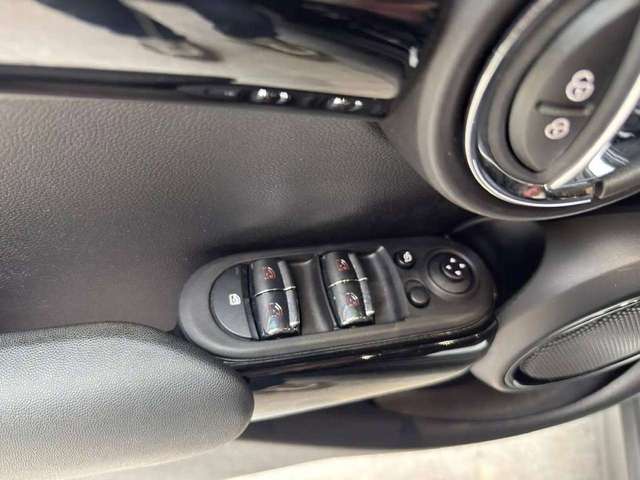 MINI One — photo 18