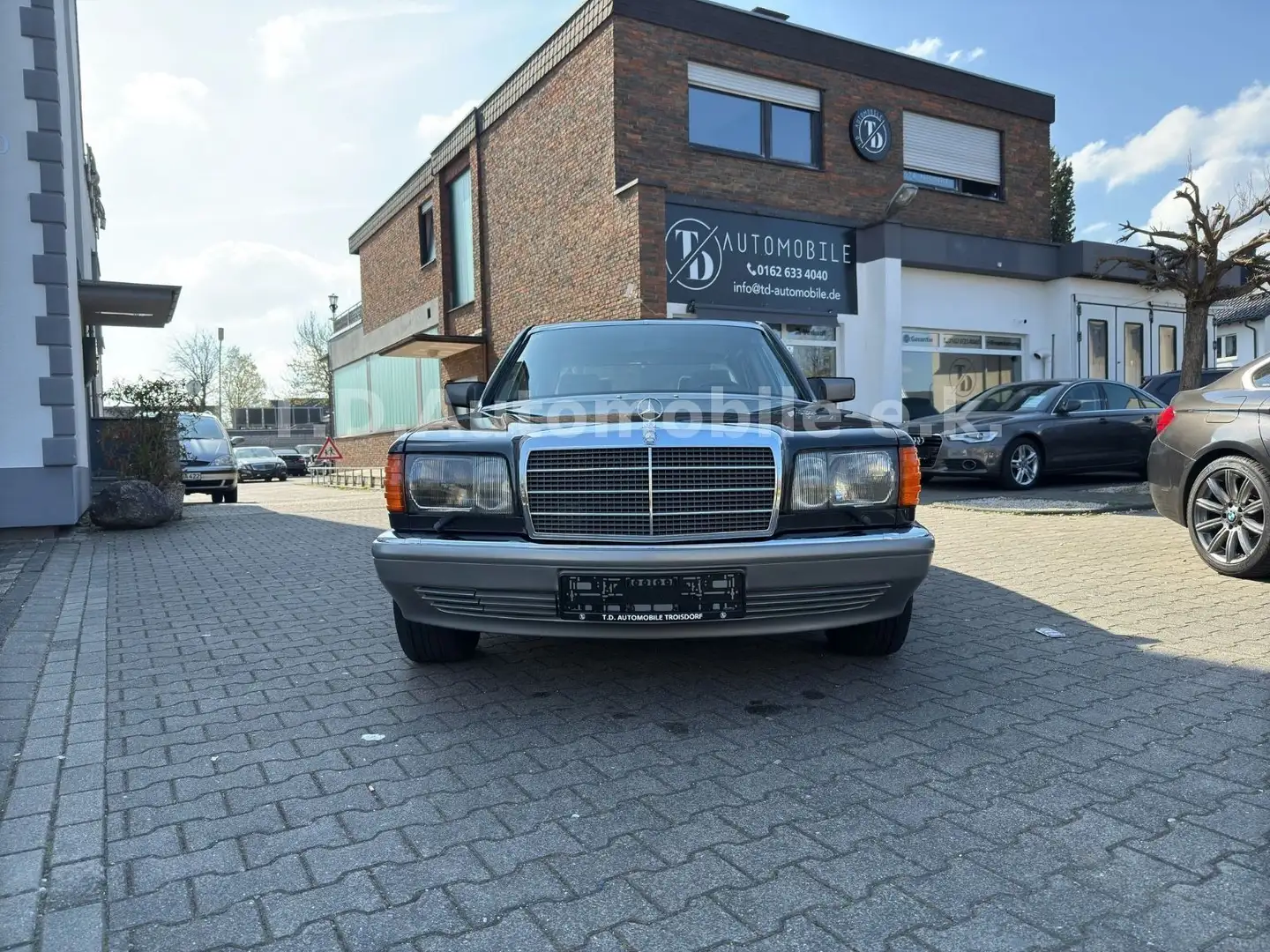 Mercedes-Benz 560 SEL/ 1.HAND / Motor Neu / H Kennzeichen Grau - 2