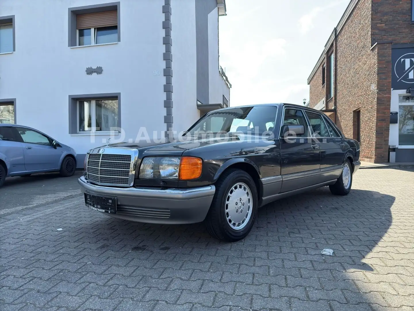 Mercedes-Benz 560 SEL/ 1.HAND / Motor Neu / H Kennzeichen Grau - 1