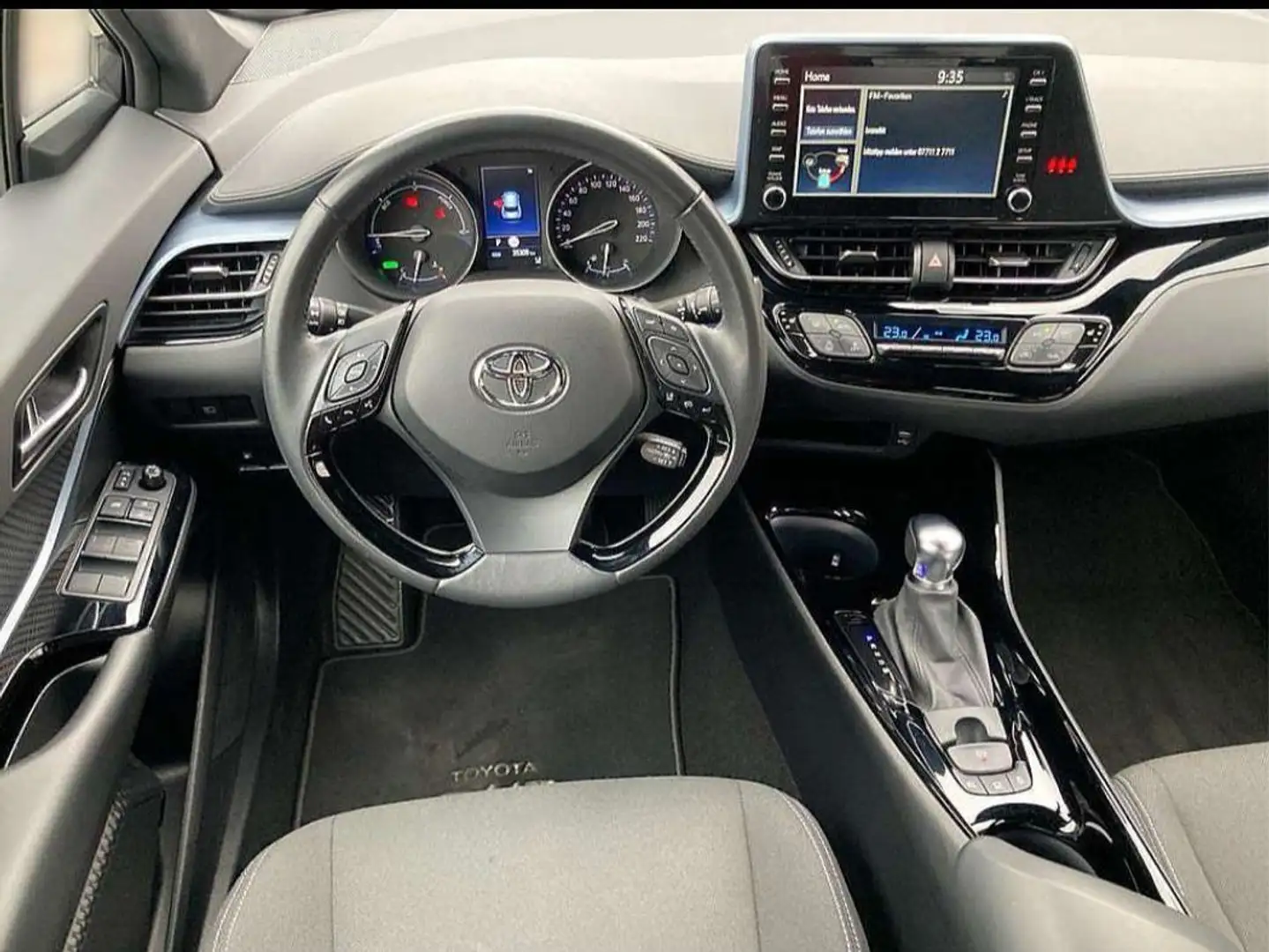 Toyota C-HR 1,8 Hybrid C-LUB CVT Grau - 2