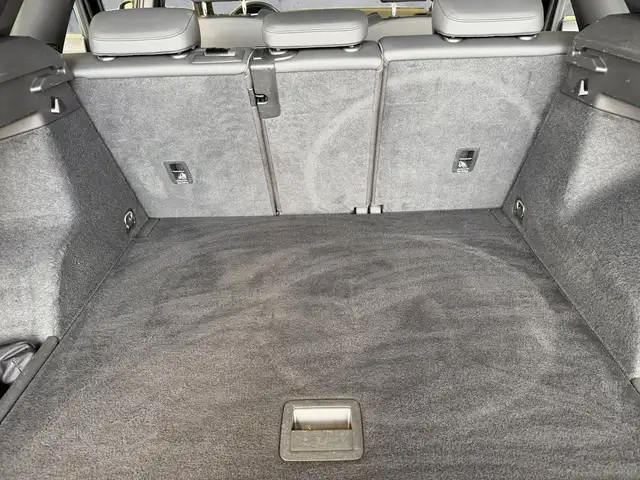 Audi Q3 view 14