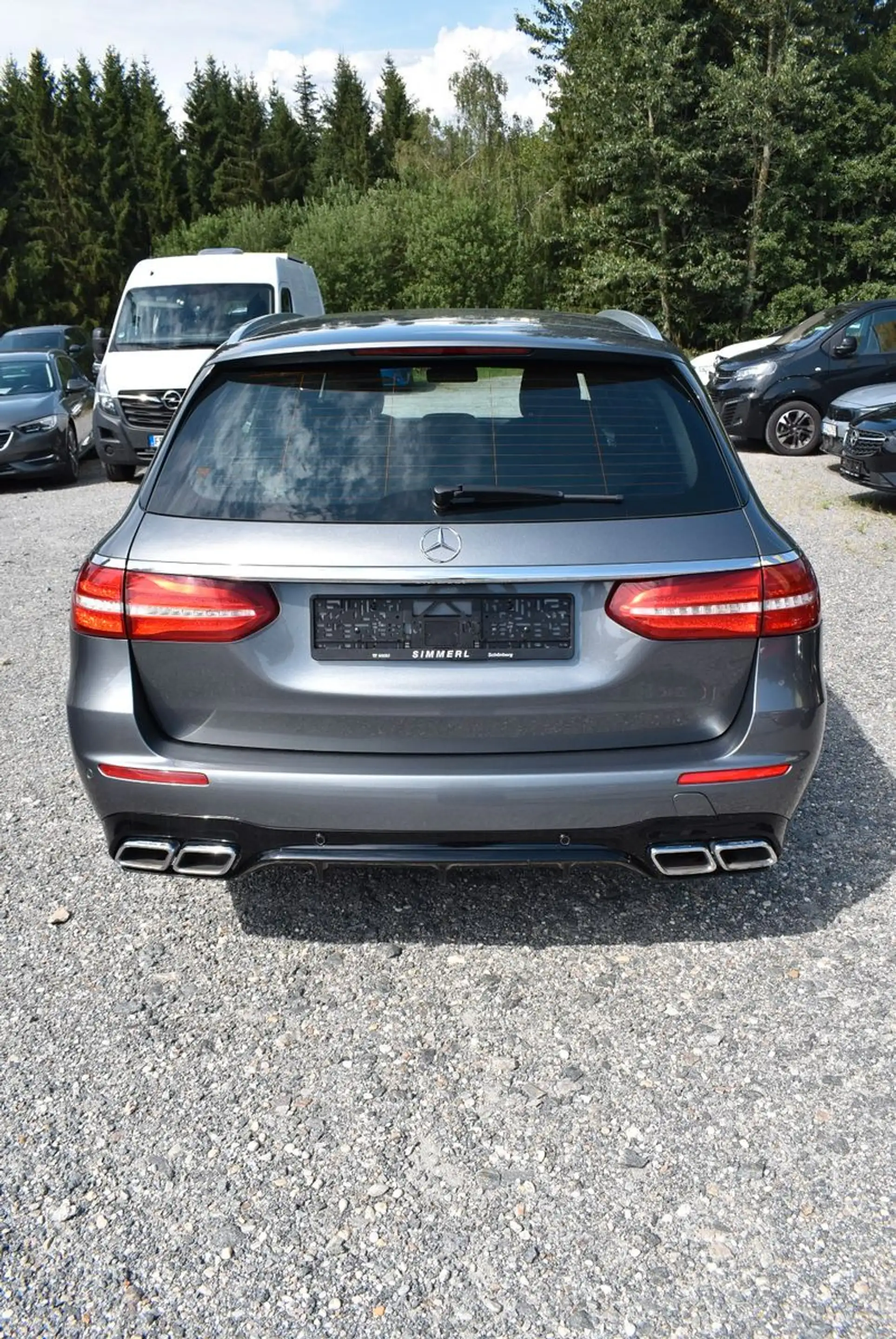Mercedes-Benz E 63 AMG E T-Modell E 63 AMG 4Matic — photo 9