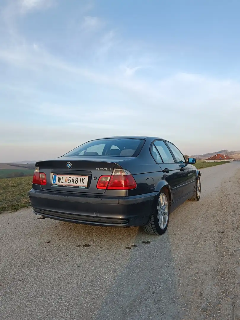 BMW 320 320d - 2