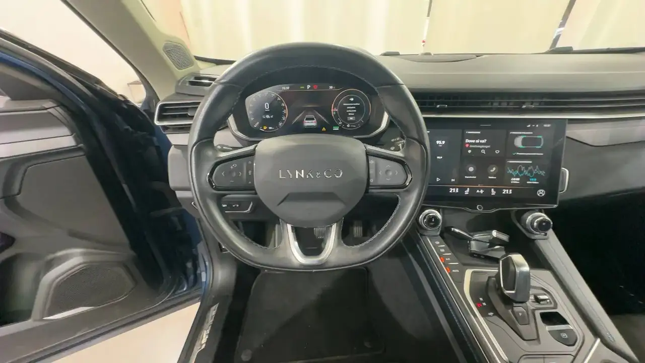 Lynk & Co 01 2022