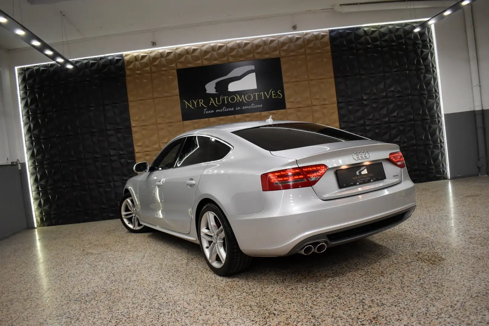 Audi A5 2.0 TDI quattro 3x S-LINE, NAVI, SPORTSITZE Silber - 2