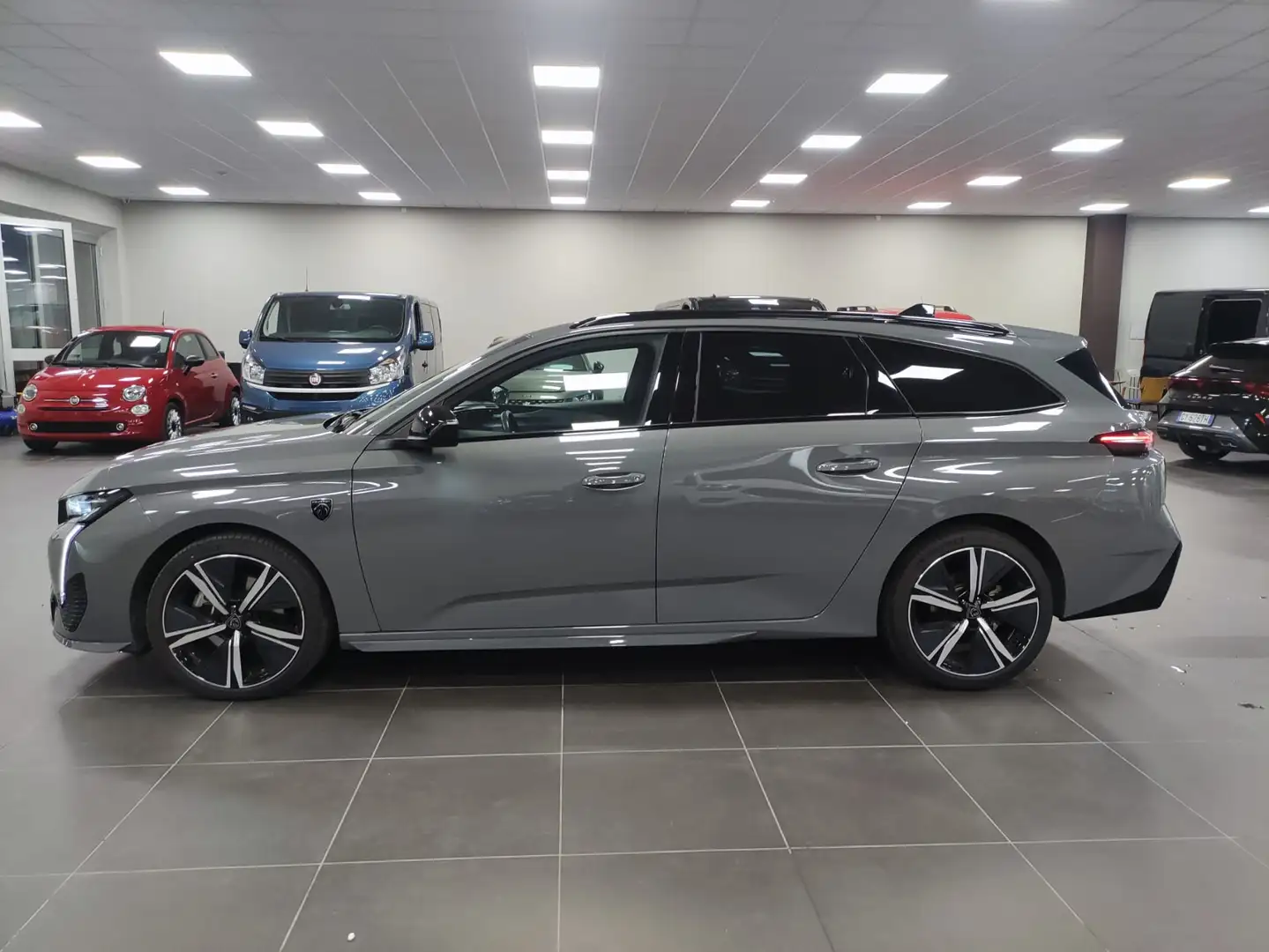 Peugeot 308 308 III 2021 SW SW 1.5 bluehdi GT s Grau - 2