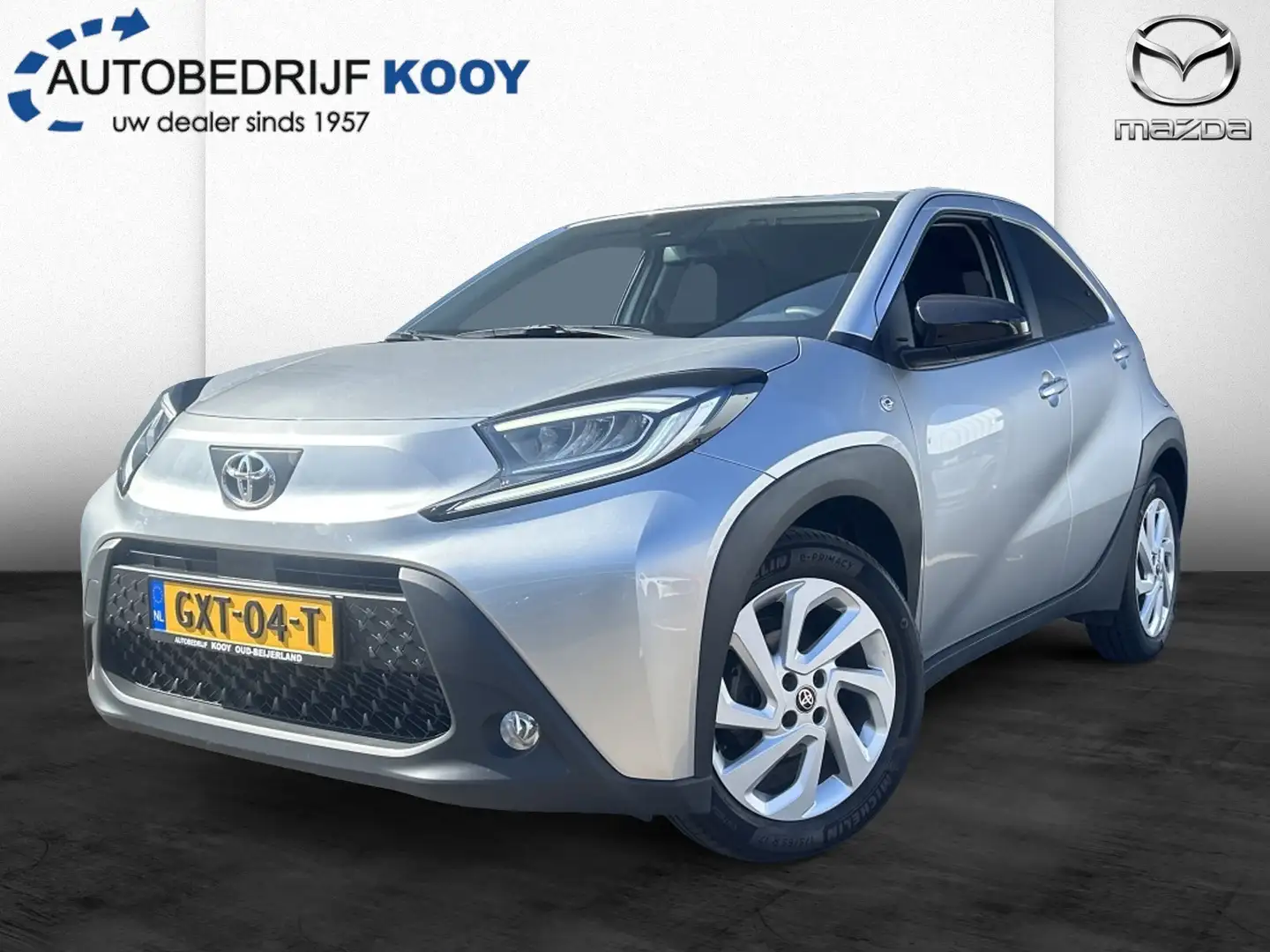 Toyota Aygo X 1.0 VVT-i First | Licht metalen velgen | Camera | Grijs - 1