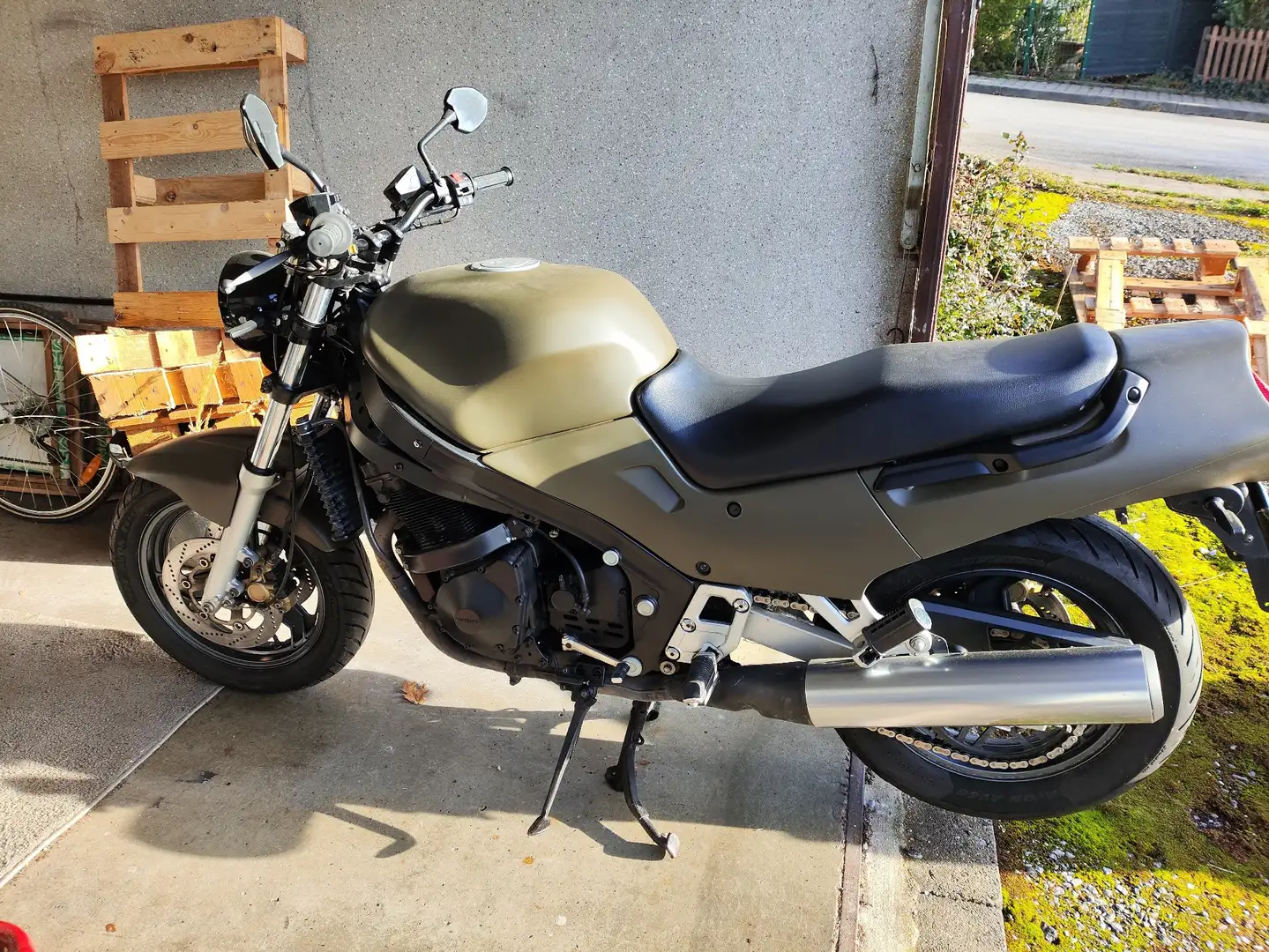 Suzuki GSX 1100 Verde - 2