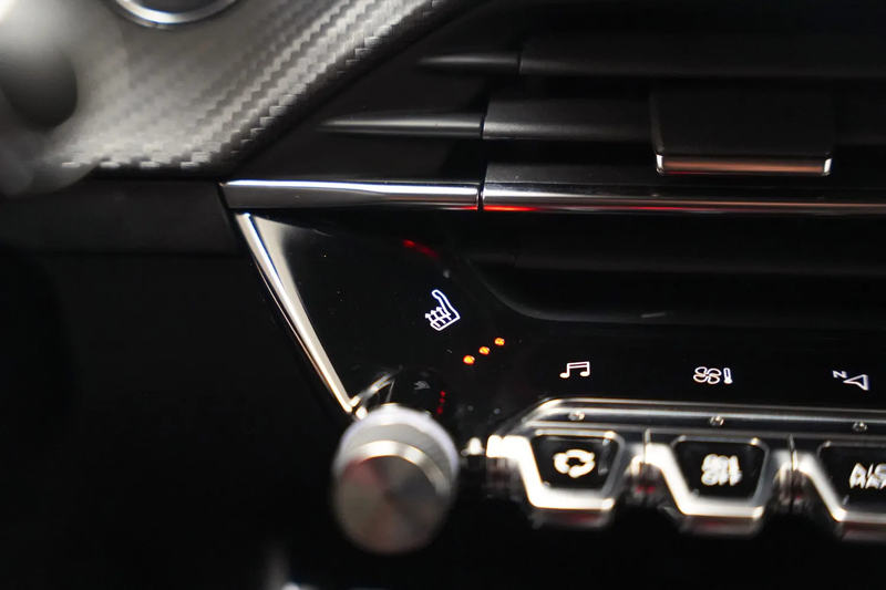 Peugeot e-2008 EV GT Pack 50 kWh 3-Fase [ Navi Camera Apple Carpl — photo 10