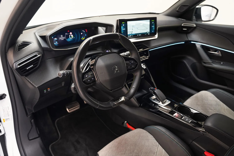 Peugeot e-2008 EV GT Pack 50 kWh 3-Fase [ Navi Camera Apple Carpl — photo 15