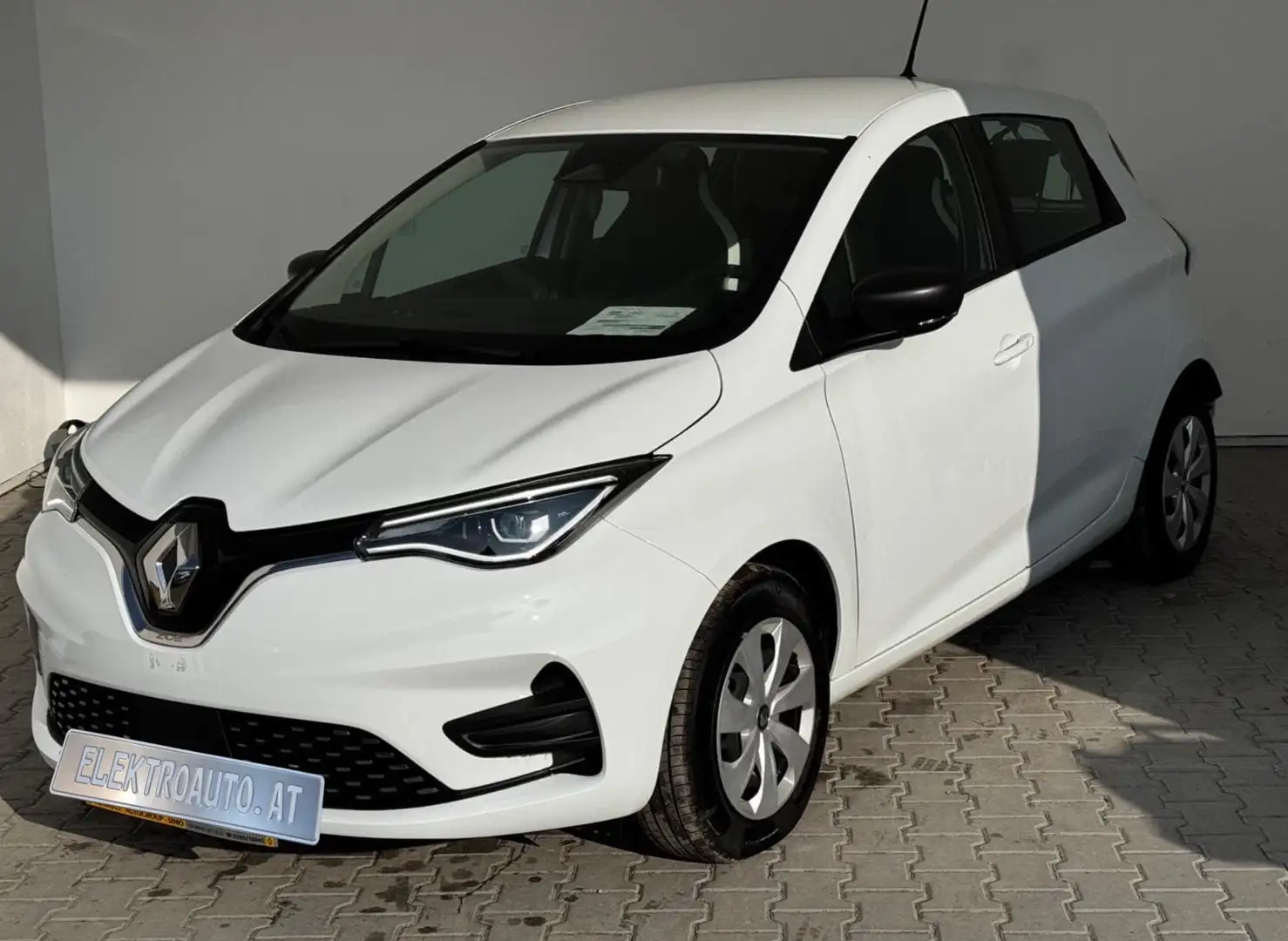 Renault ZOE Evolution Complete Z.E.50 R135 52kWh Weiß - 1