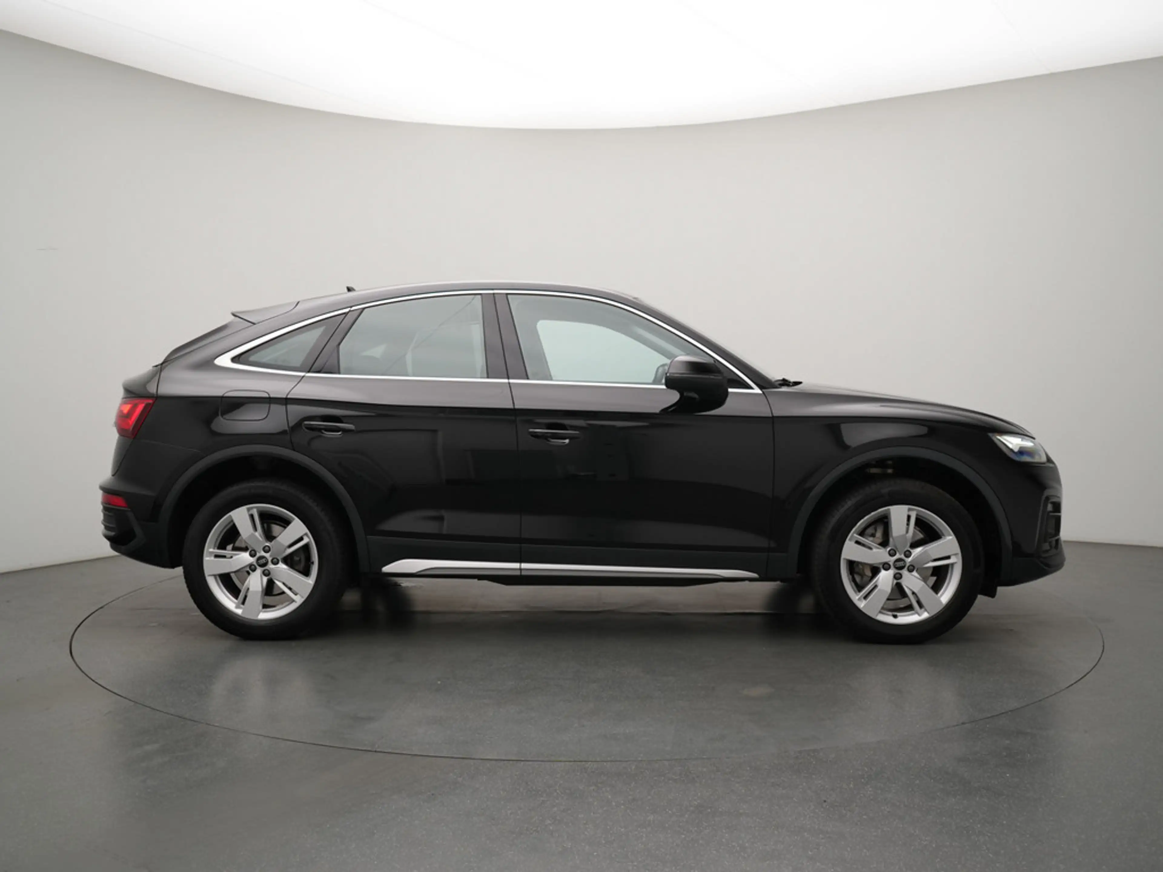 Audi Q5 Sportback 40 quattro advanced NAVI SHZ LED — photo 3