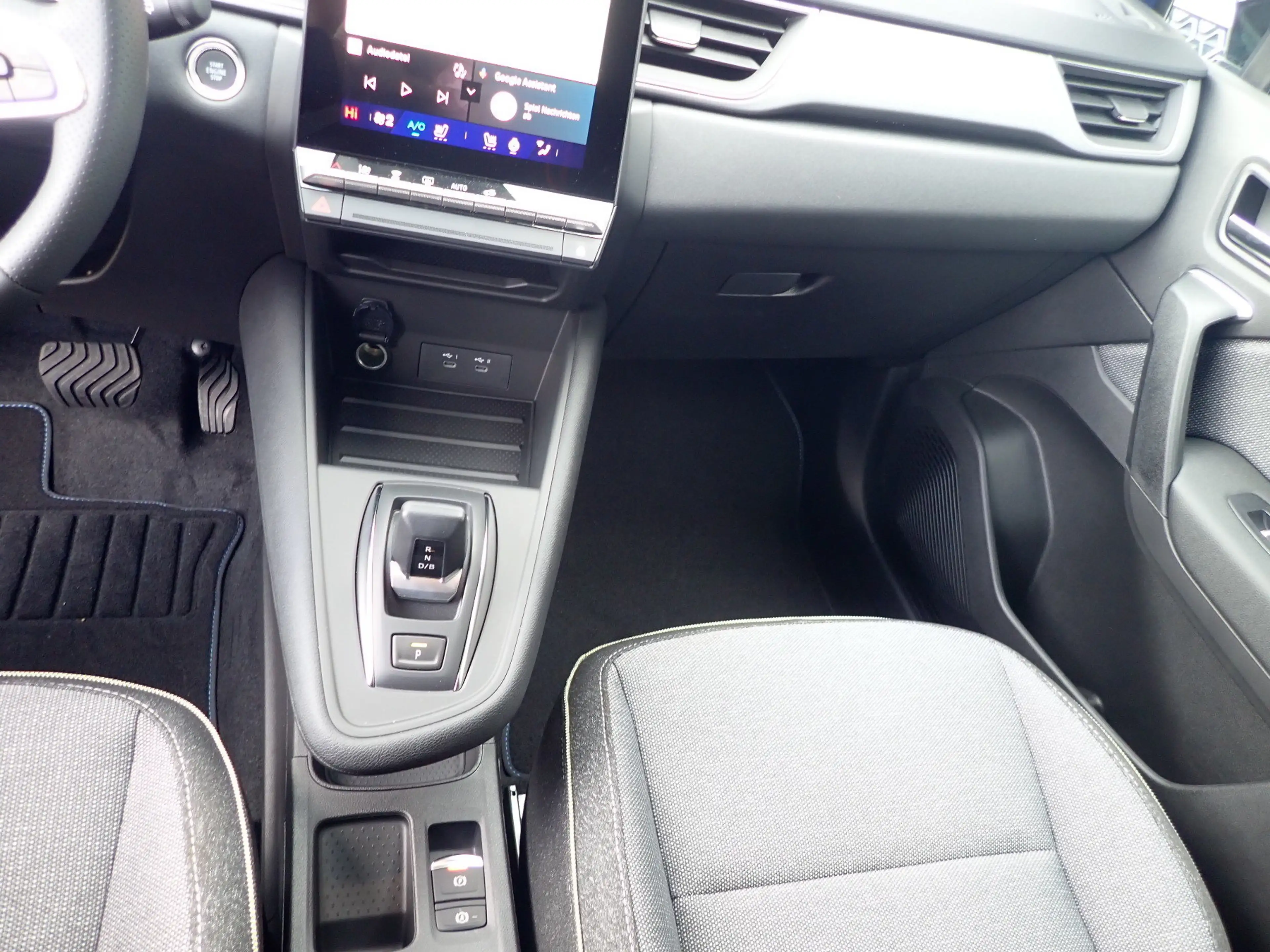 Renault Symbioz KISS Full Hybrid E-Tech 160 — photo 13