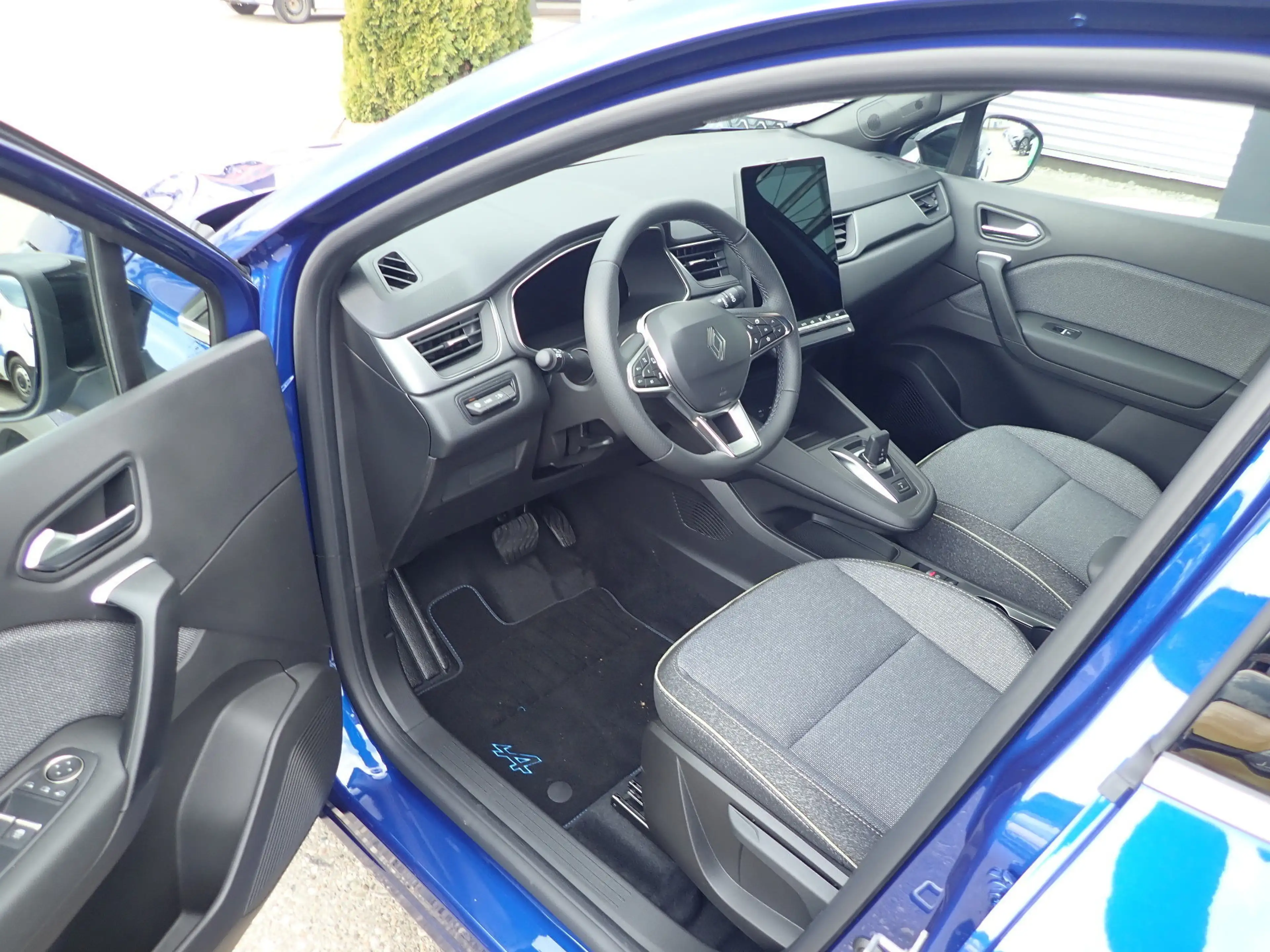 Renault Symbioz KISS Full Hybrid E-Tech 160 — photo 9