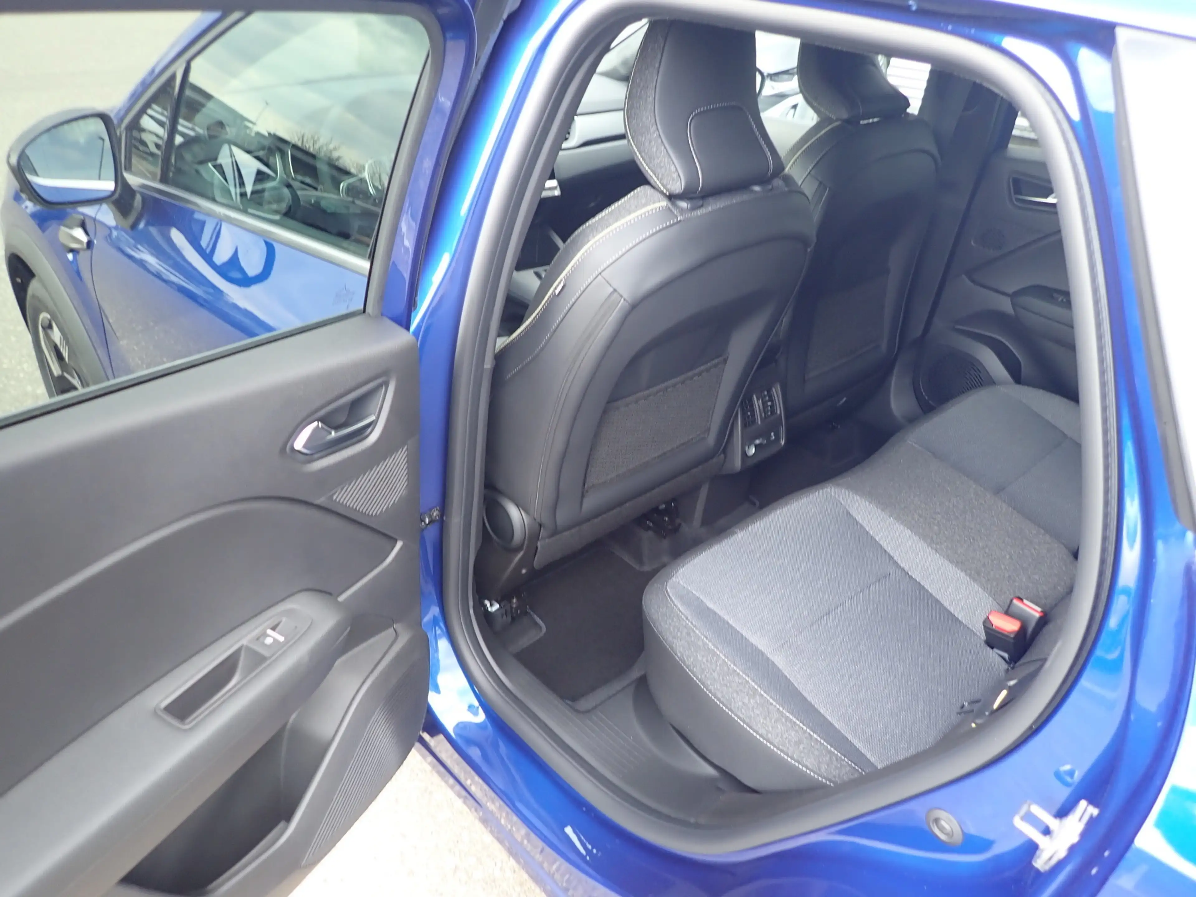 Renault Symbioz KISS Full Hybrid E-Tech 160 — photo 8