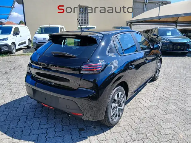 Peugeot 208 view 5