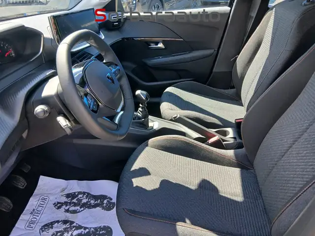 Peugeot 208 view 12