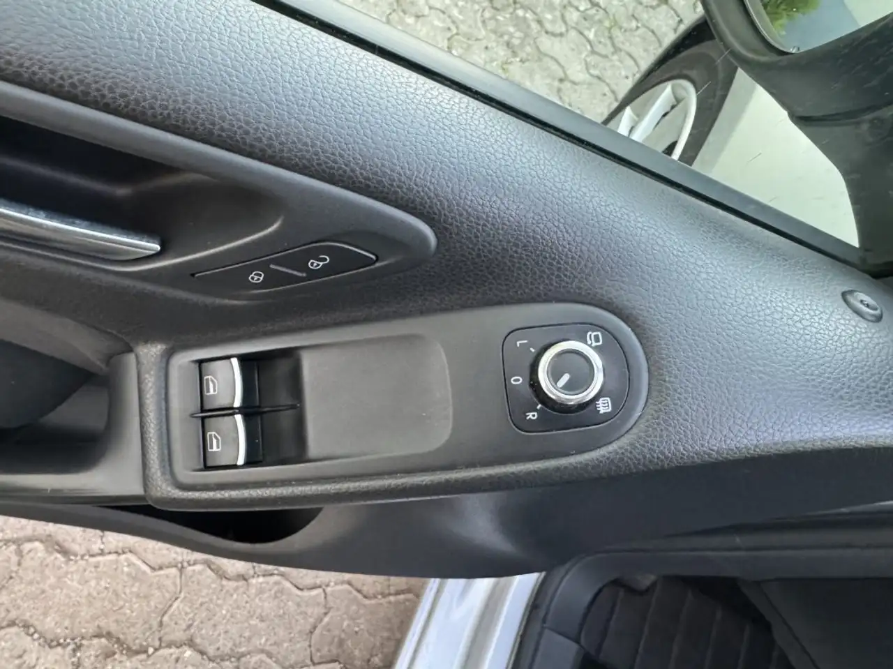 Volkswagen Golf Standard Model — photo 17