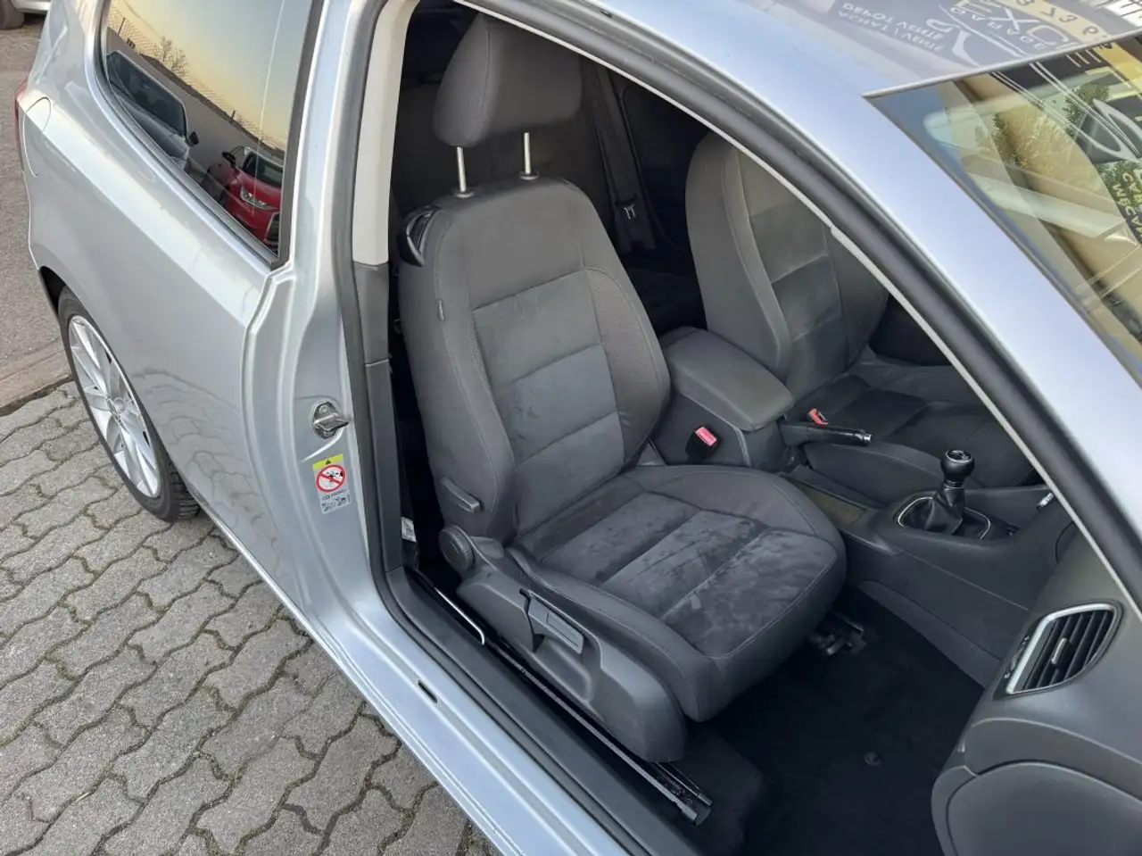 Volkswagen Golf Standard Model — photo 11