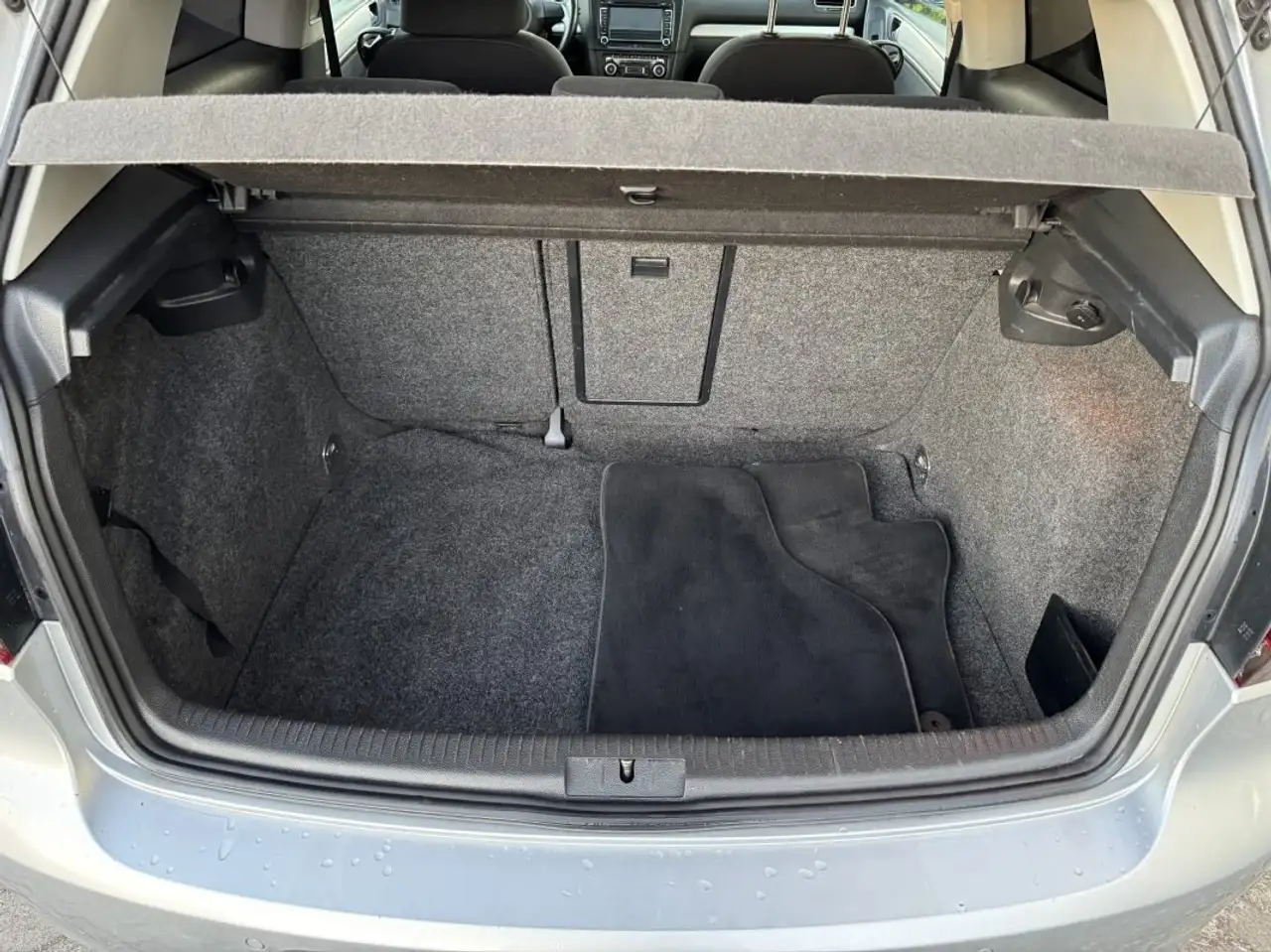 Volkswagen Golf Standard Model — photo 19