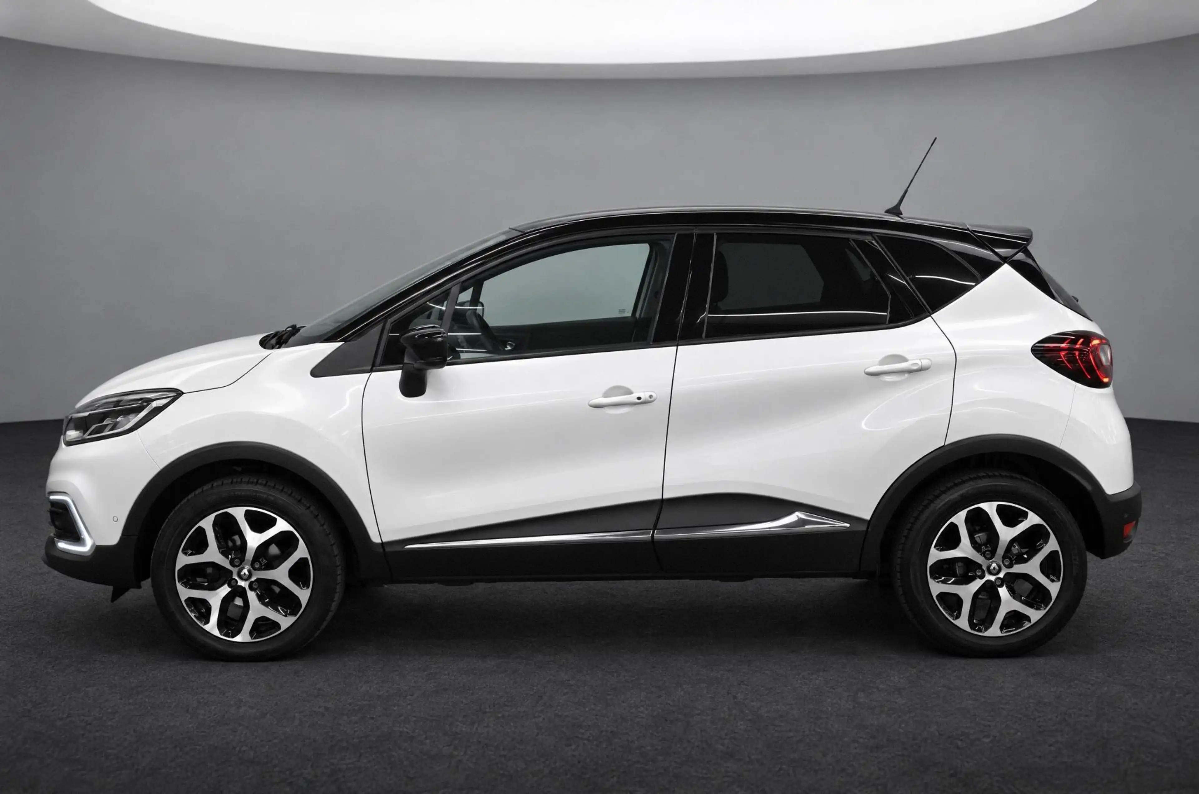 Renault Captur TCe 90 Intens | CAMERA | NAVI | CRUISE CONTROL | C — photo 5